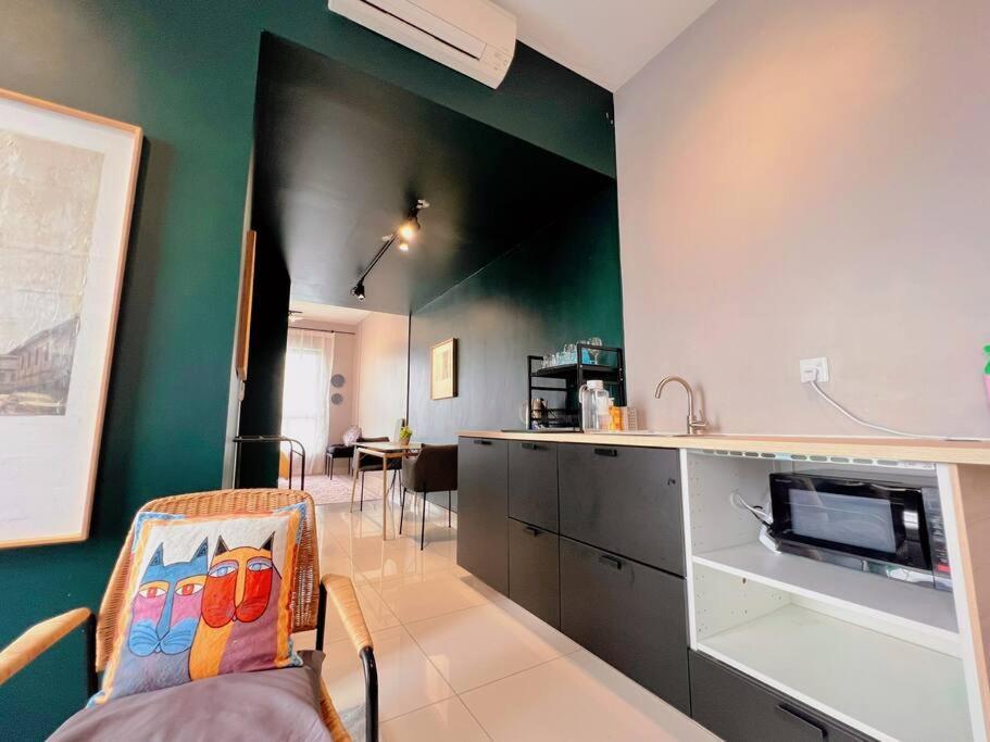 Studio Staycation D'Sara @ Linked Mrt, Near Thomson Hospital & Sungai Buloh Hospital Exterior photo